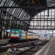 Центральная железнодорожная станция в Амстердаме Центральная железнодорожная станция в Амстердаме
